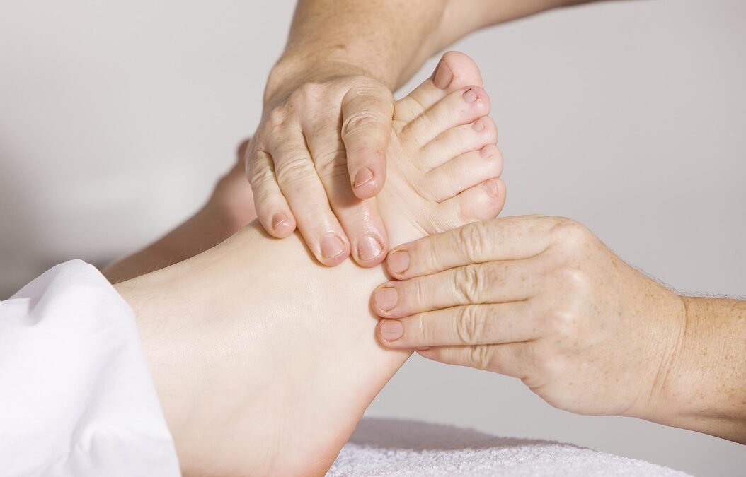 Tratamiento de juanetes hallux valgus en Madrid con podología y fisioterapia en pie