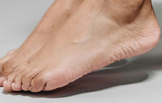 Uñas de los pies sanas y bien cuidadas sin cambios de forma