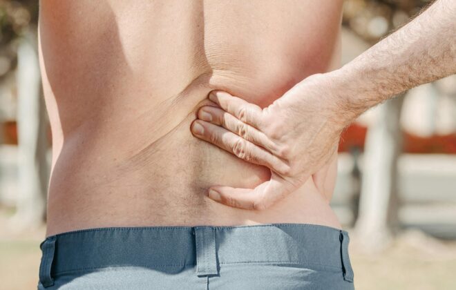 Paciente con dolor de espalda y columna vertebral en Las Águilas, Aluche (Madrid) tratado con fisioterapia