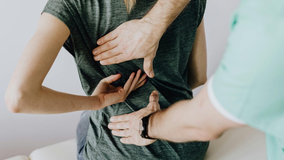 Tratamiento de lumbalgia mecánica e inflamatoria en fisioterapia